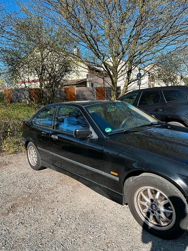 Gebraucht BMW 316 102 PS (75 kW) 1996 Schwarz Kleinwagen