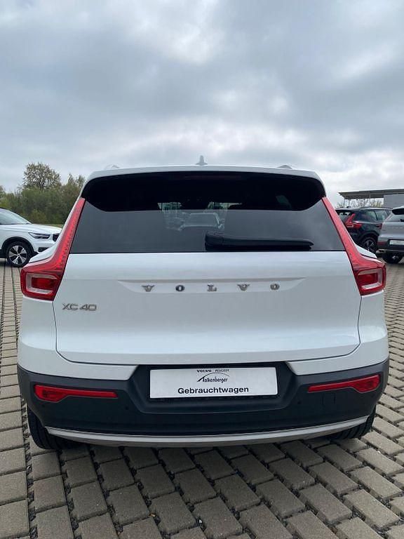 Gebraucht Volvo XC40 Momentum 156 PS (114 kW) 2018 Weiß SUV