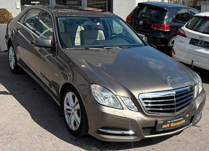 Gebraucht Mercedes E220 170 PS (125 kW) 2011 Grau Limousine