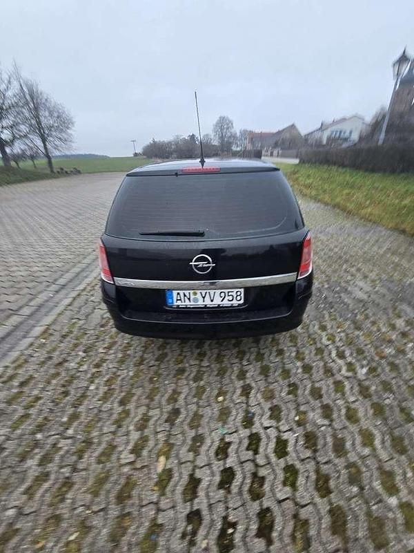 Gebraucht Opel Astra Selection 116 PS (85 kW) 2009 Schwarz Kombi