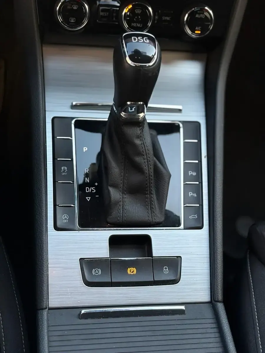 Gebraucht Skoda Superb 190 PS (139 kW) 2019 Weiß Kombi