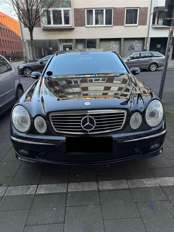 Gebraucht Mercedes E500 Avantgarde 306 PS (225 kW) 2004 Schwarz Limousine