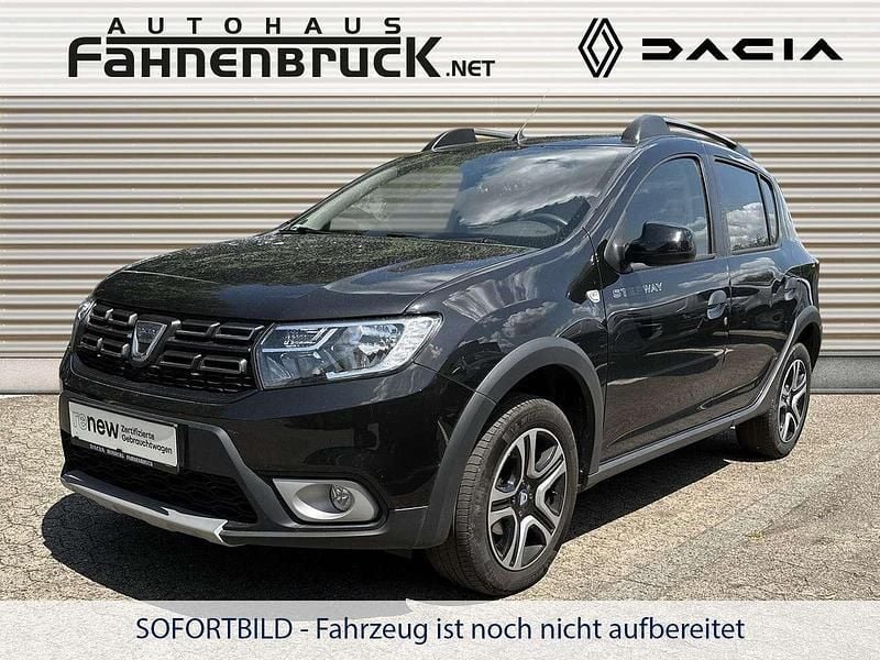 Schwarz Gebraucht 2020 Dacia Sandero Celebration Kleinwagen | 13.390 € (Fairer Preis) - Bild 1/4