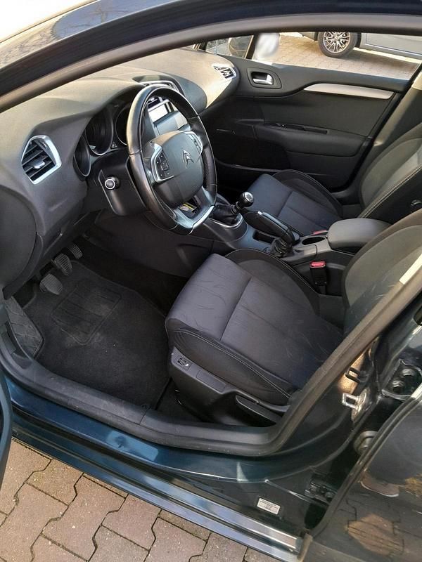 Gebraucht Citroën C4 112 PS (82 kW) 2012 Blau Limousine