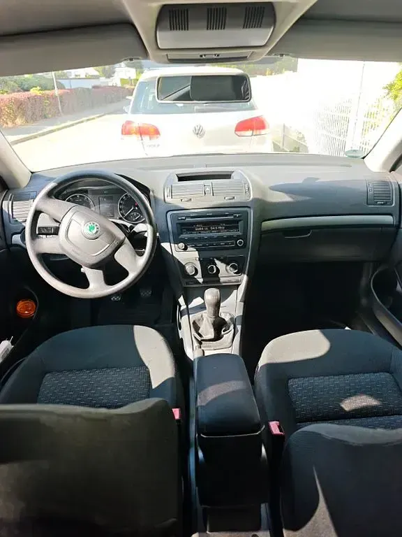 Gebraucht Skoda Octavia Elegance 122 PS (89 kW) 2013 Schwarz Kombi