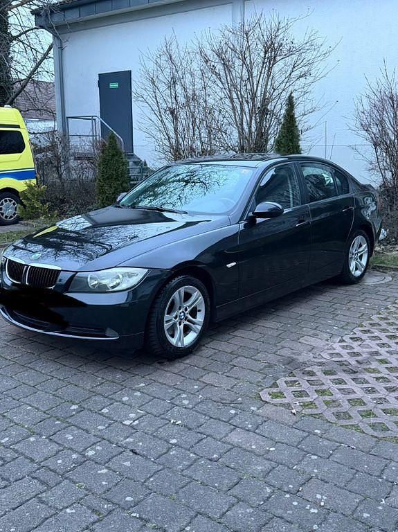 Gebraucht BMW 320 184 PS (135 kW) 2008 Schwarz Limousine