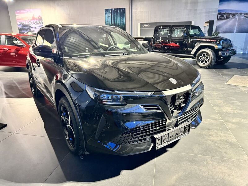 Schwarz Neu 2025 Alfa Romeo Junior Edizione Speciale SUV | 30.750 € (Fairer Preis) - Bild 1/4