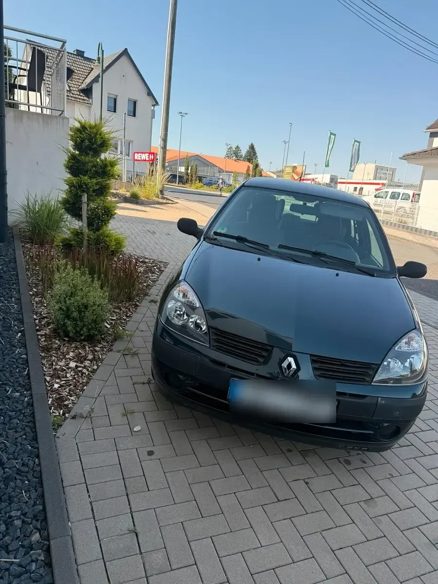 Gebraucht Renault Clio II 54 PS (39 kW) 2004 Schwarz Limousine