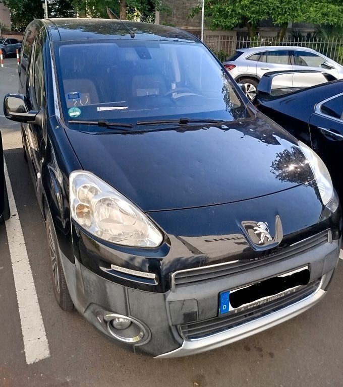 Schwarz Gebraucht 2014 Peugeot Partner Tepee Van / Kleinbus | 6.400 € (Guter Preis) - Bild 1/4