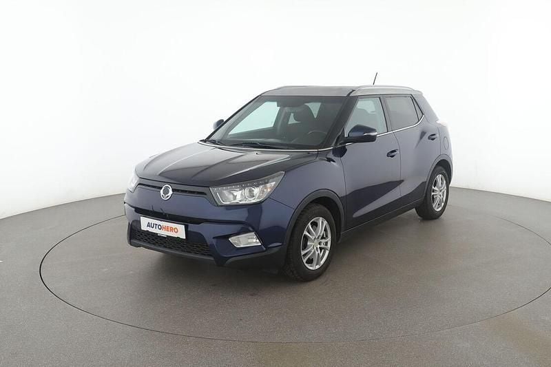 Blau Gebraucht 2016 Ssangyong (KGM) Tivoli SUV | 9.250 € - Bild 1/3