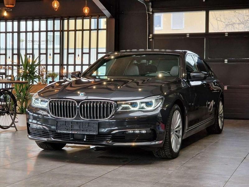 Gebraucht BMW 730 265 PS (194 kW) 2019 Grau Limousine