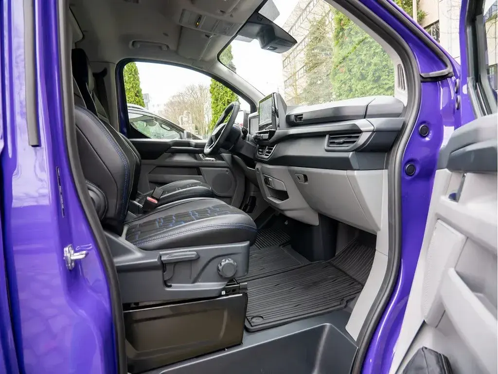 Neu Ford Transit Custom 170 PS (125 kW) 2025 Violett Van / Kleinbus