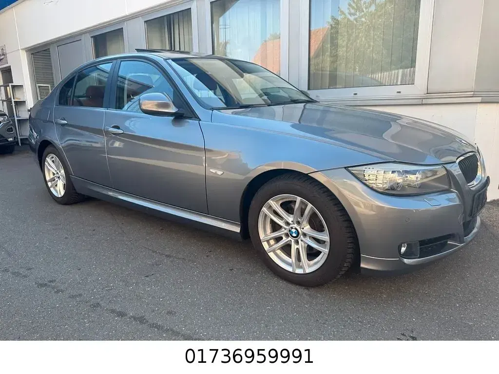 Gebraucht BMW 318 Comfort Edition 143 PS (105 kW) 2011 Grau Limousine
