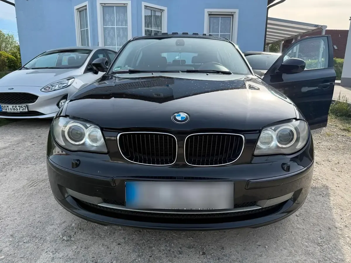 Gebraucht BMW 116 116 PS (85 kW) 2011 Schwarz Kleinwagen