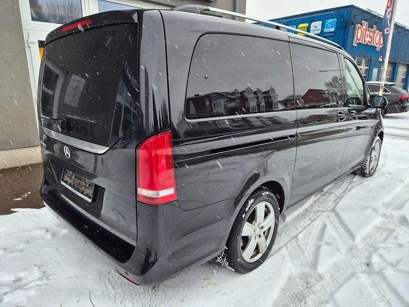 Gebraucht Mercedes V220 Edition 163 PS (119 kW) 2016 Obsidianschwarz Van / Kleinbus