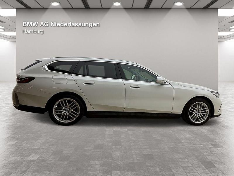 Używany BMW 530e 190 KM (139 kW) 2024 Biały Kombi