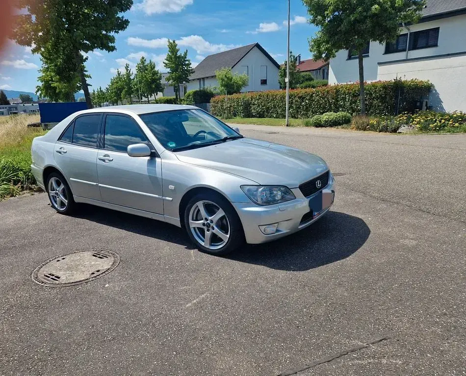 Gebraucht Lexus IS200 155 PS (114 kW) 2003 Silber Limousine