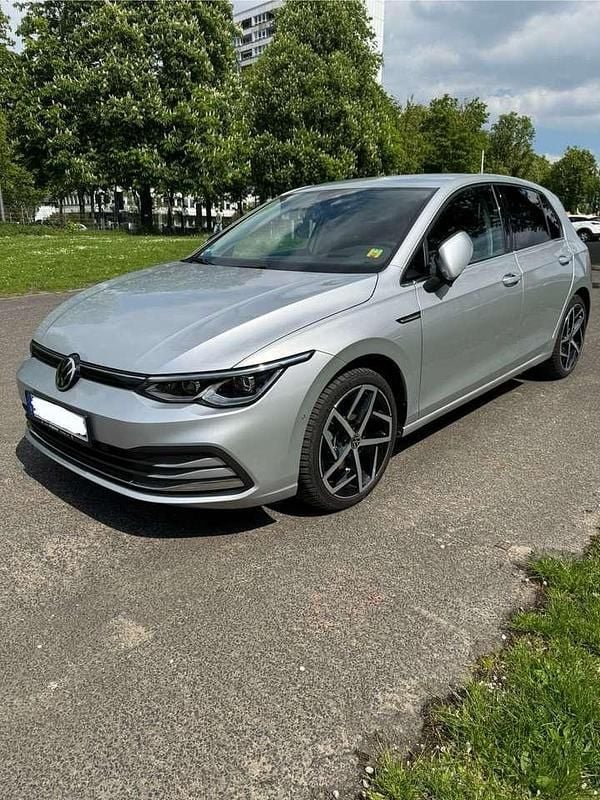 Grau Gebraucht 2020 VW Golf VIII Style Kleinwagen | 18.000 € (Superpreis) - Bild 1/4