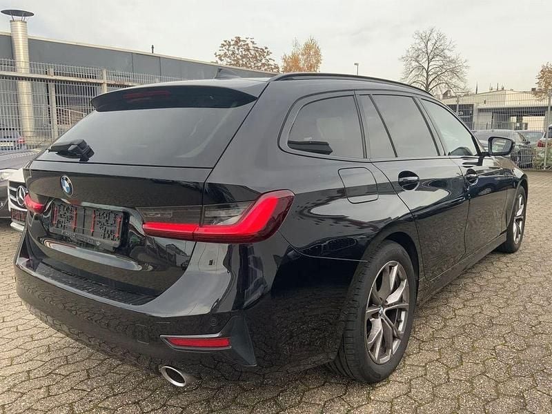 Gebraucht BMW 320 Sport Line 190 PS (139 kW) 2021 Schwarz Kombi