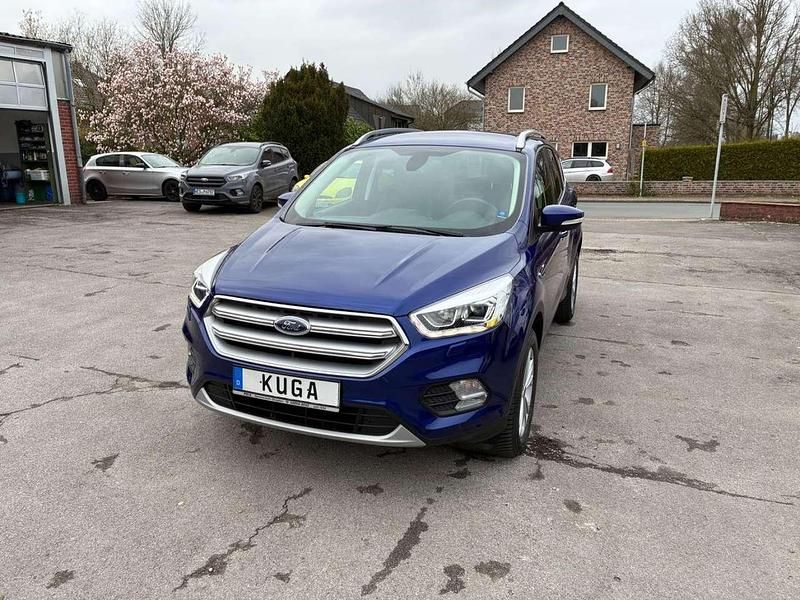 Gebraucht Ford Kuga Titanium 150 PS (110 kW) 2017 Blau SUV