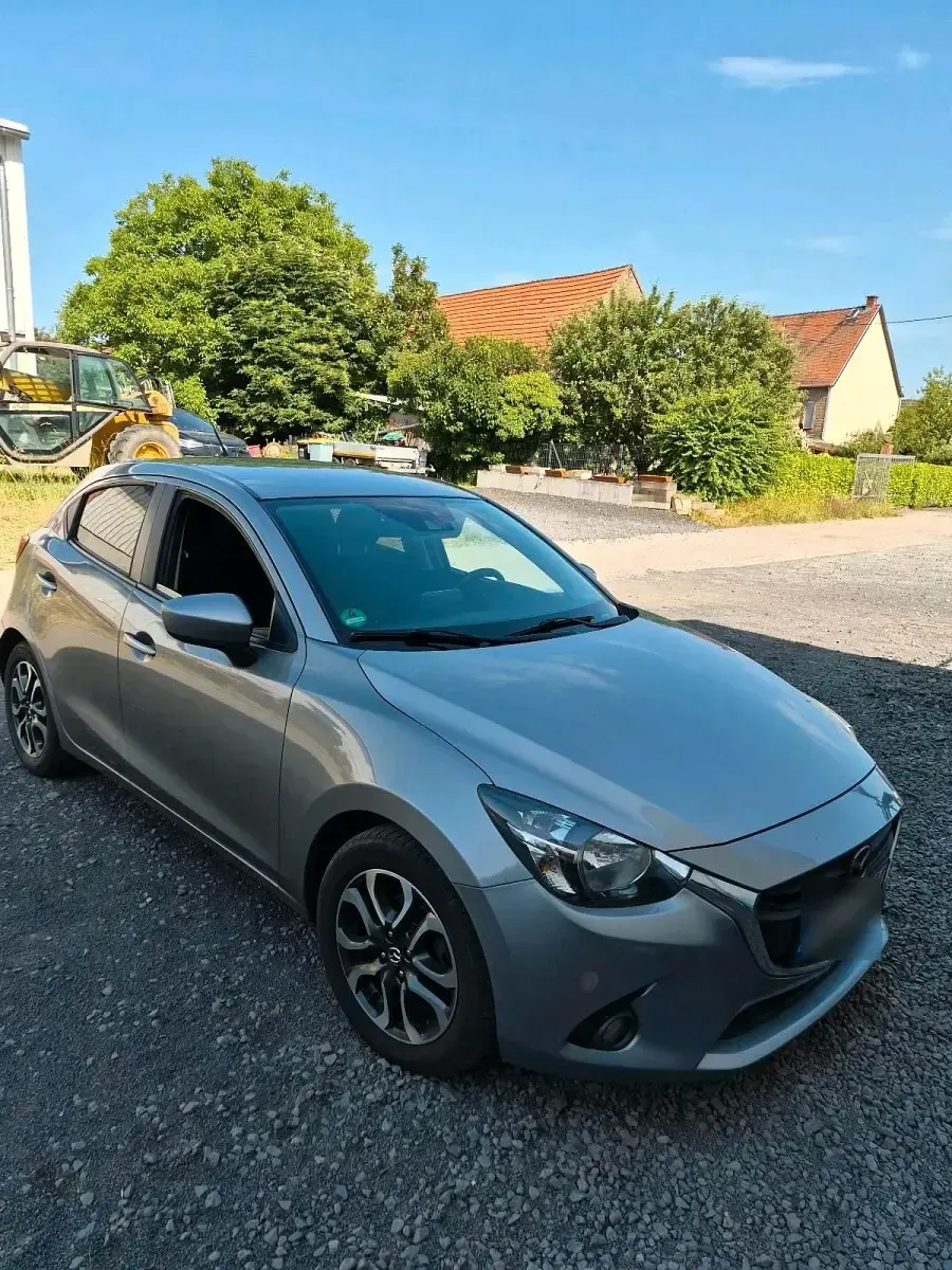 Gebraucht Mazda 2 90 PS (66 kW) 2015 Silber Kleinwagen