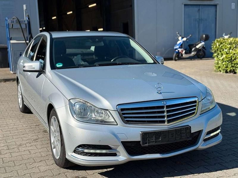 Gebraucht Mercedes C180 156 PS (114 kW) 2012 Silber Limousine