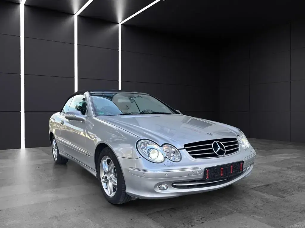 Gebraucht Mercedes CLK320 Avantgarde 218 PS (160 kW) 2003 Schwarz Cabrio