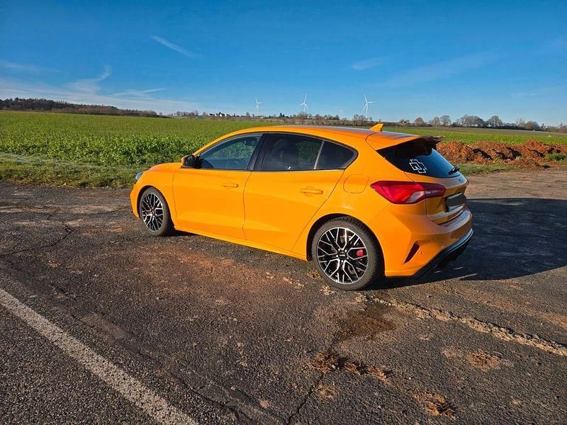 Gebraucht Ford Focus ST 190 PS (139 kW) 2019 Orange Limousine