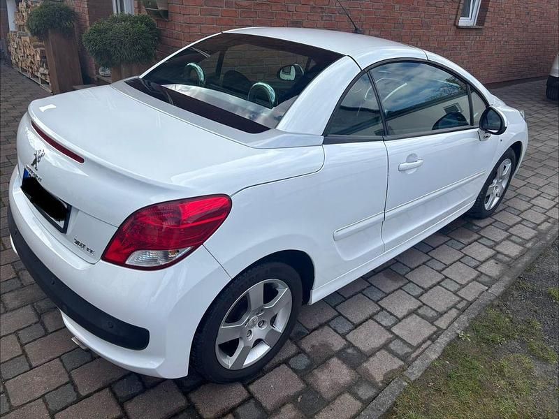 Gebraucht Peugeot 207 CC 120 PS (88 kW) 2014 Weiß Cabrio