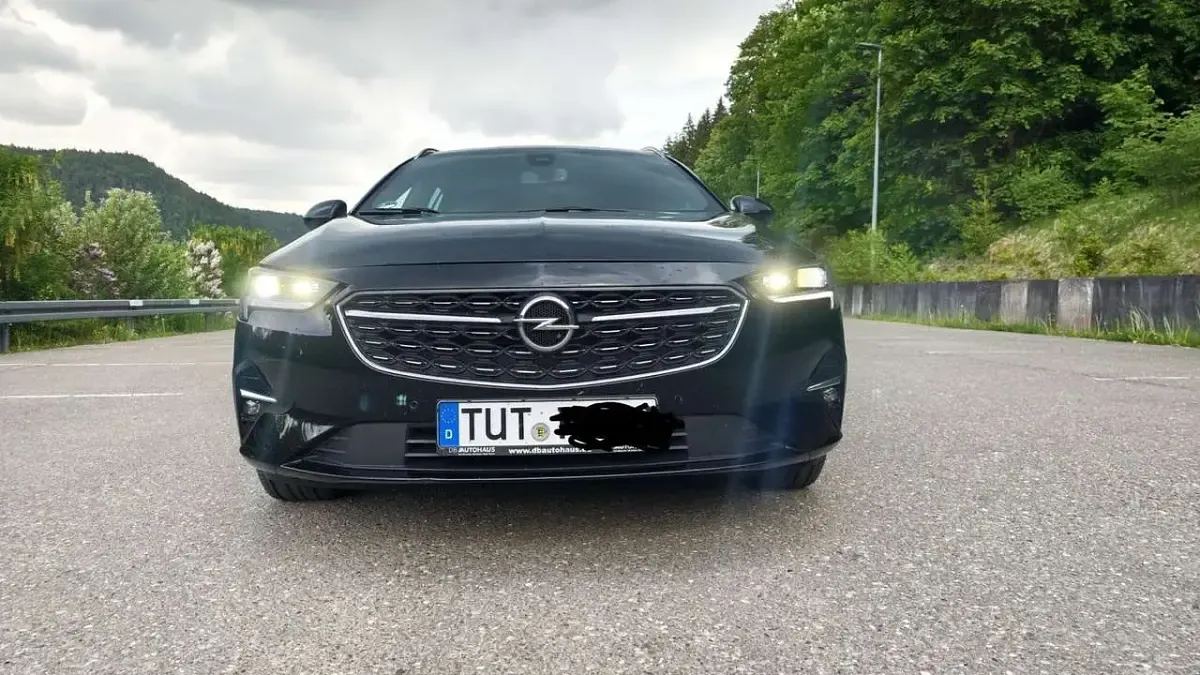 Gebraucht Opel Insignia Elegance 174 PS (127 kW) 2021 Schwarz Kombi