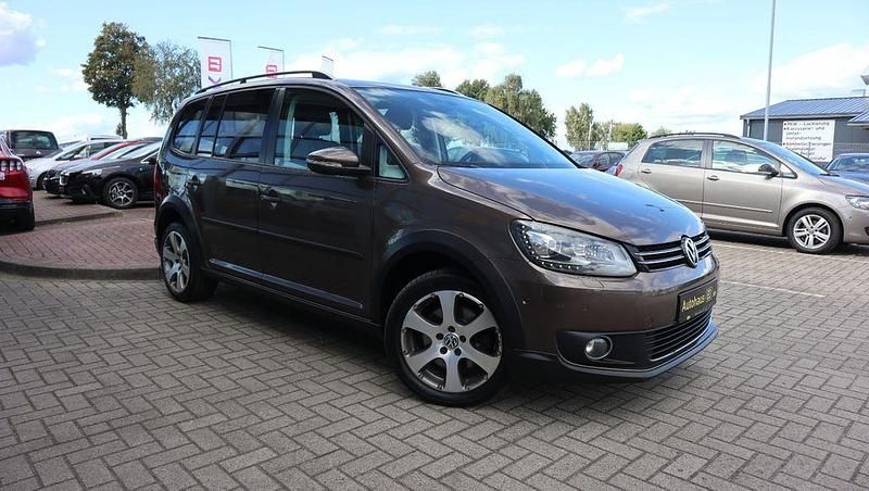 Gebraucht VW Touran Cross 140 PS (102 kW) 2011 Braun Van / Kleinbus