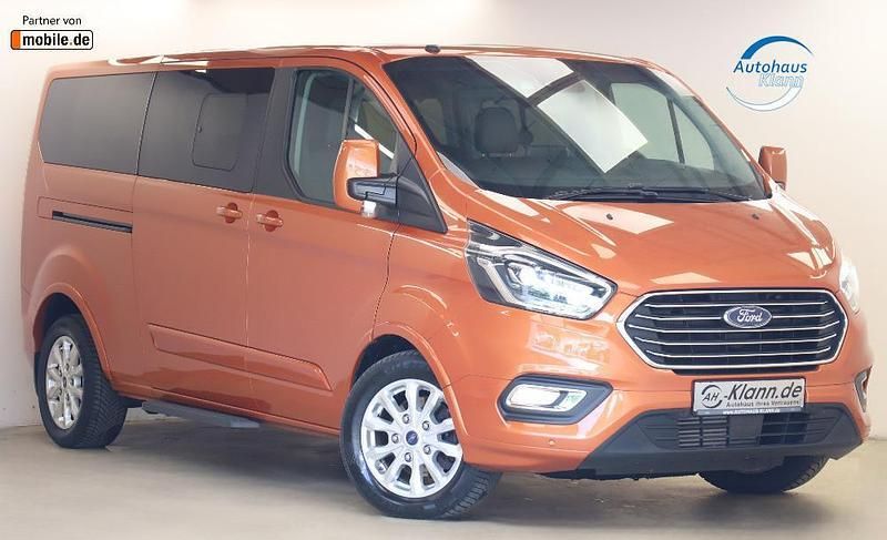 Orange Gebraucht 2019 Ford Tourneo Custom Titanium Van / Kleinbus | 35.999 € (Fairer Preis) - Bild 1/4