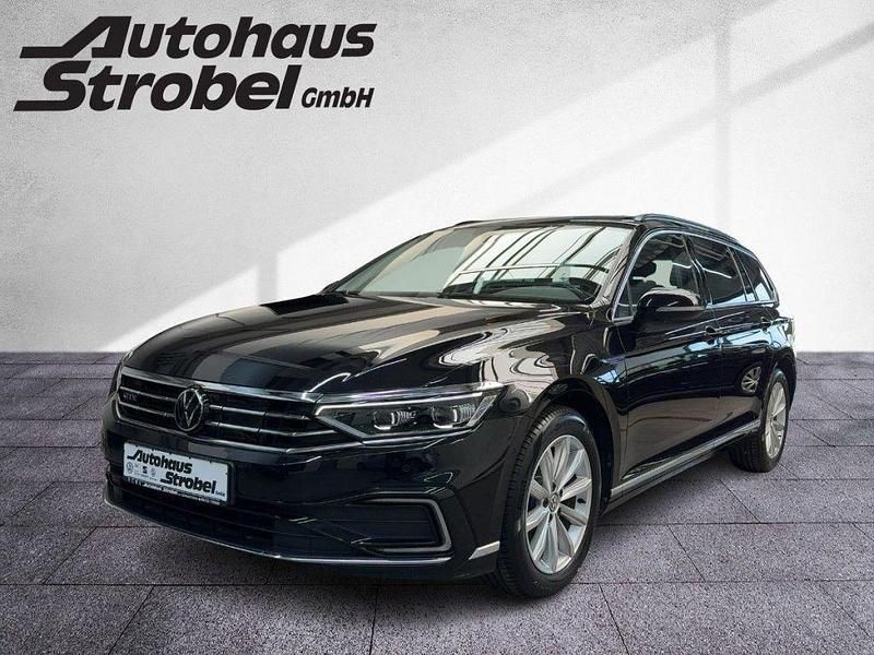 Gebraucht VW Passat 156 PS (114 kW) 2021 Deep black perleffekt (metallic) Kombi