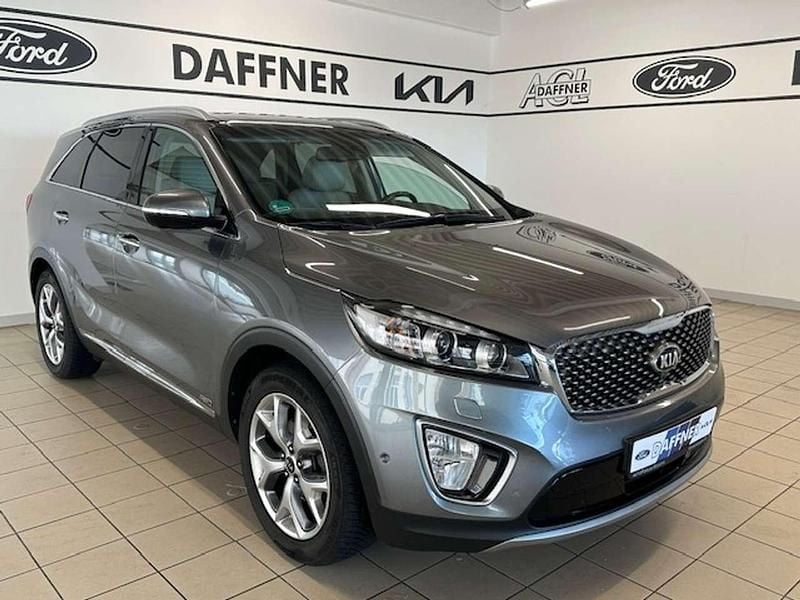 Grau Gebraucht 2017 Kia Sorento Platinum Edition SUV | 21.480 € (Fairer Preis) - Bild 1/4