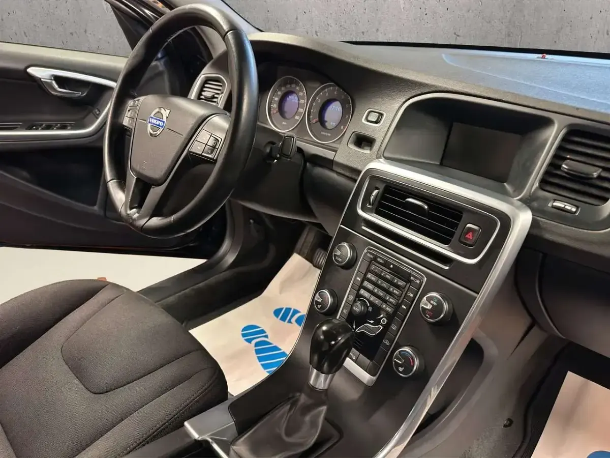 Gebraucht Volvo S60 Kinetic 150 PS (110 kW) 2011 Grau Limousine