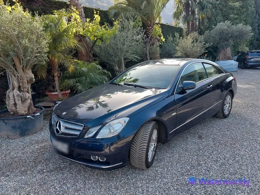 Gebraucht Mercedes E250 Elegance 204 PS (150 kW) 2009 Blau Coupé