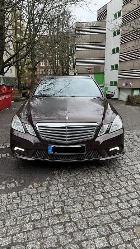 Gebraucht Mercedes E350 AMG line 231 PS (169 kW) 2010 Braun Limousine