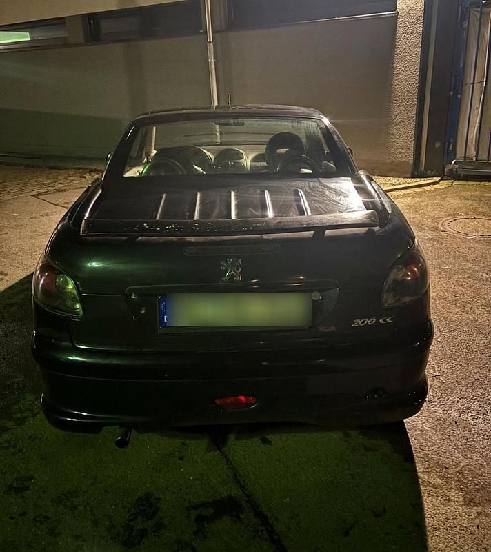 Gebraucht Peugeot 206 CC 110 PS (80 kW) 2004 Schwarz Cabrio