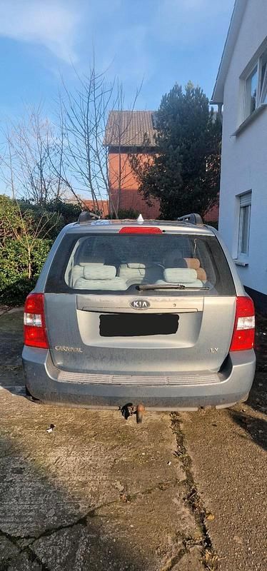 Gebraucht Kia Carnival 150 PS (110 kW) 2007 Silber Van / Kleinbus