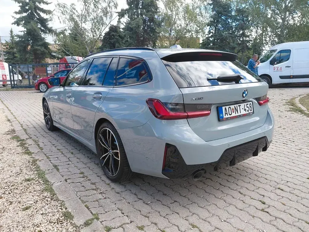 Gebraucht BMW 330 M Sport 286 PS (210 kW) 2023 Grau Kombi