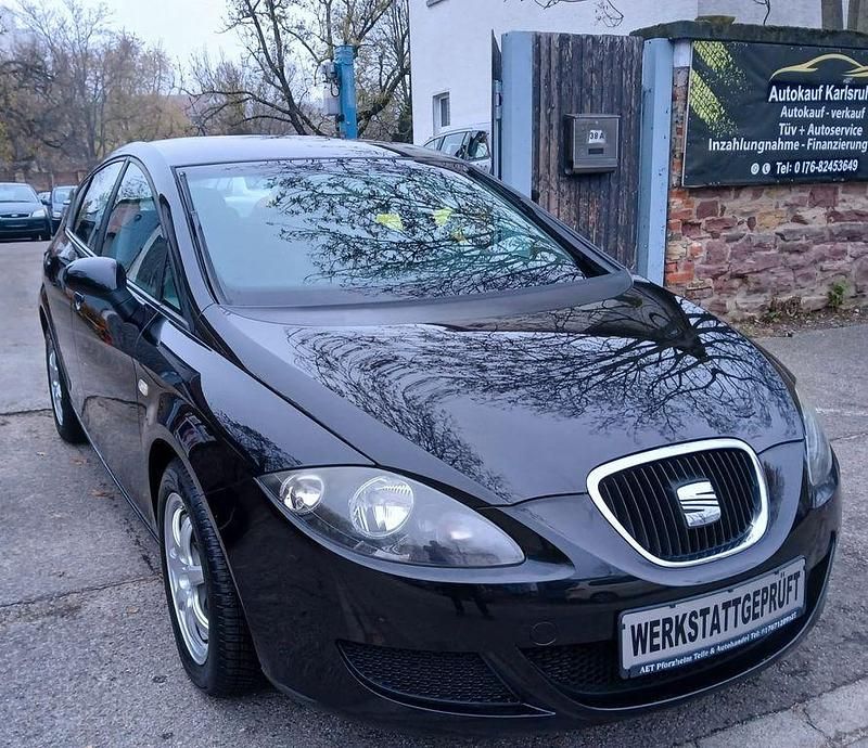 Schwarz Gebraucht 2006 Seat Leon Reference Limousine | 3.399 € (Etwas zu teuer) - Bild 1/4