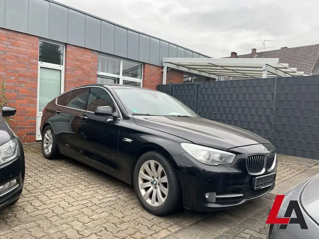 Gebraucht BMW 530 Sport Line 245 PS (180 kW) 2012 Schwarz Limousine