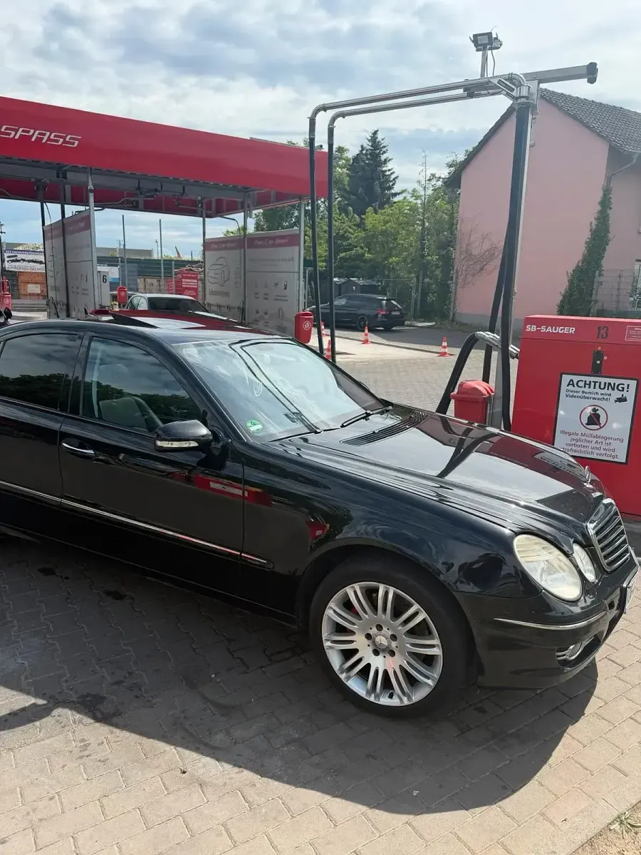 Gebraucht Mercedes E320 Avantgarde 224 PS (164 kW) 2006 Schwarz Limousine