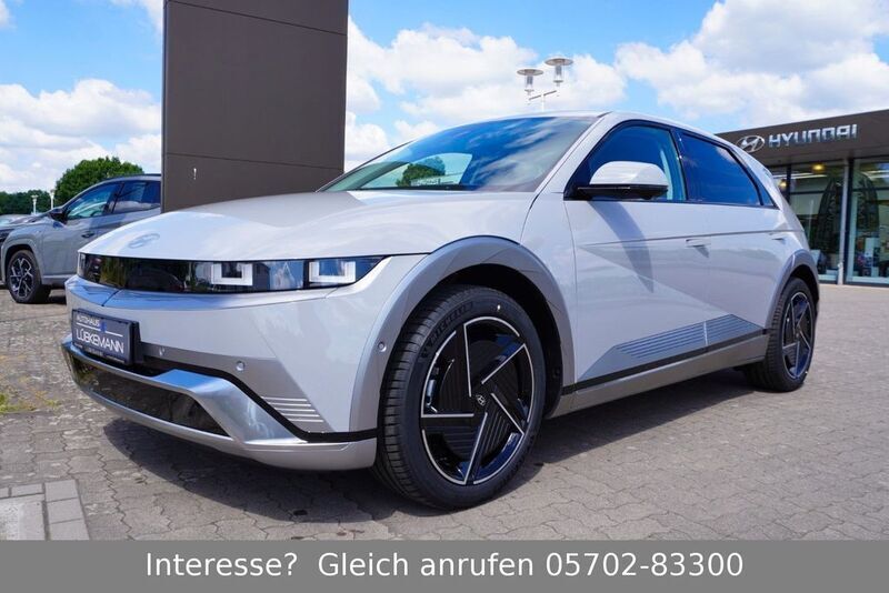 Grau Neu 2025 Hyundai Ioniq 5 SUV | 53.690 € (Teuer) - Bild 1/4
