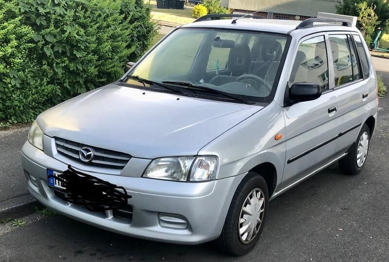 Grau Gebraucht 2000 Mazda Demio Kleinwagen | 1.550 € - Bild 1/3