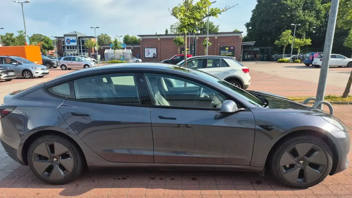 Used Tesla Model 3 Standard Range Plus 225 kW (306 HP) 2021 Grey Sedan