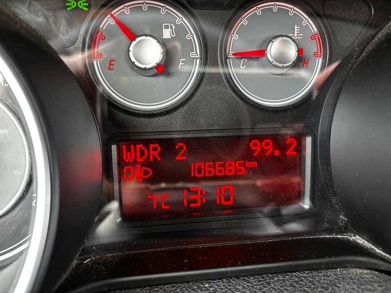 Gebraucht Fiat Punto 69 PS (50 kW) 2015 Weiß Kleinwagen