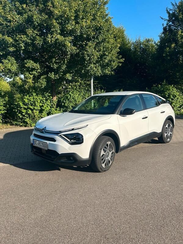 Weiß Gebraucht 2021 Citroën C4 Feel Limousine | 15.500 € (Etwas zu teuer) - Bild 1/4