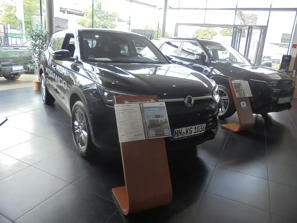 Neu KGM Korando 163 PS (119 kW) 2025 Schwarz SUV