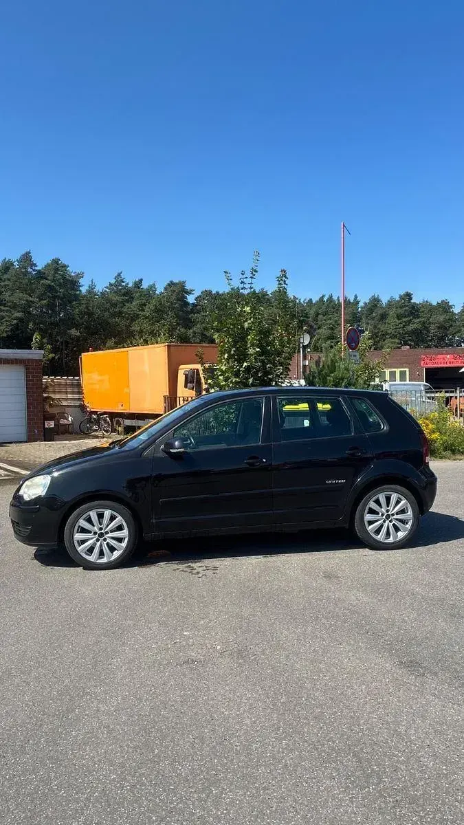 Gebraucht VW Polo Comfortline 69 PS (50 kW) 2008 Schwarz Kleinwagen